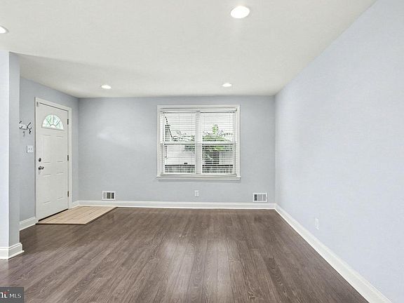 2nd image of 527 Stewart Ave