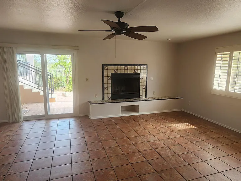 71 E Windhill Dr — Photo 15