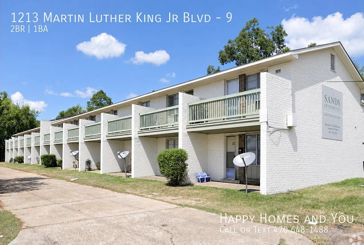 Wynnton Crossing Apartments — Photo 1