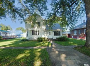 305 N Main St, Chadwick, IL 61014