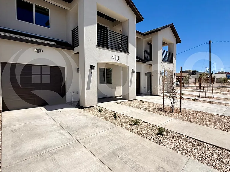410 W Hadley St #2 — Photo 1