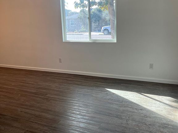 2nd image of 205 E Laurel Ave