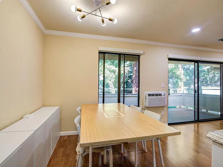 2131 Northwood Cir #F — Photo 11