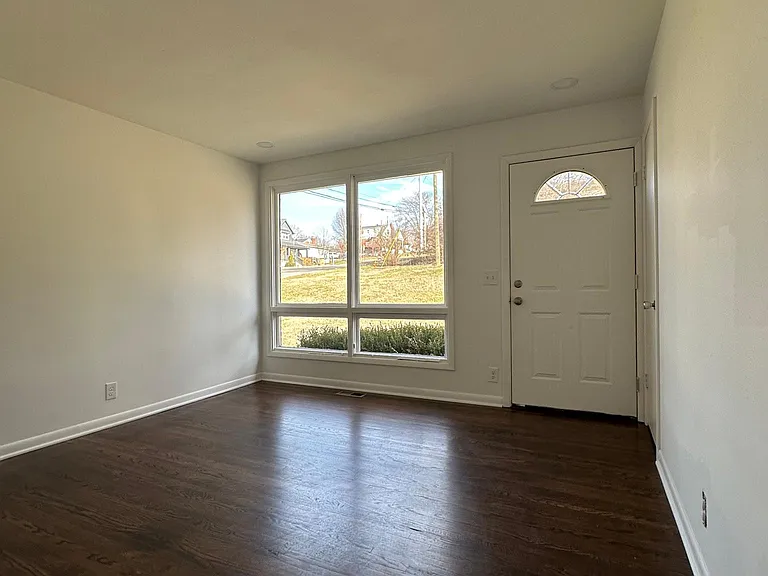 640 Shady Ln #A — Photo 3
