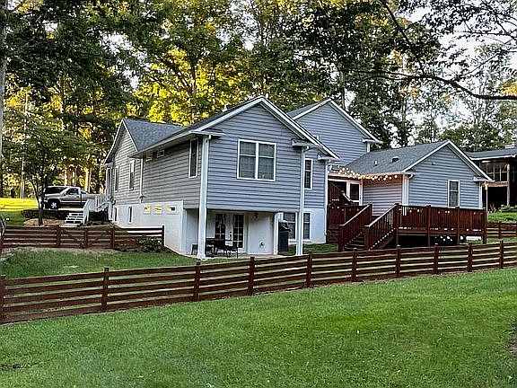 2nd image of 1328 Farrington Dr