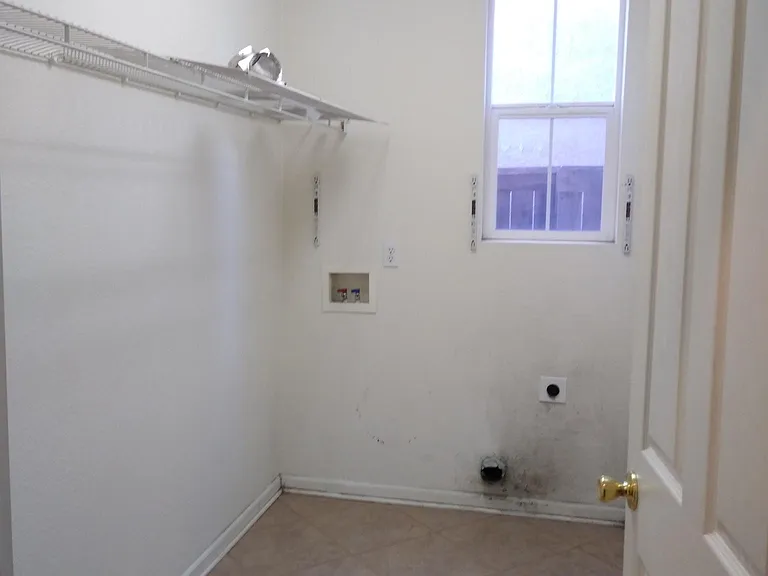 21 Anjou Cir — Photo 11