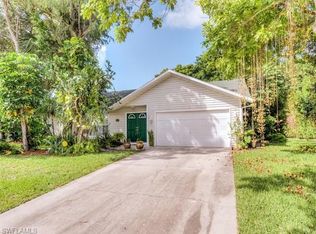 1701 Daisy Ln, Naples, FL 34105