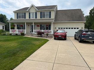 7260 Ashley Ln, North Tonawanda, NY 14120
