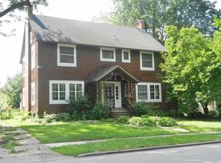 1530 Farnam St, Davenport, IA 52803