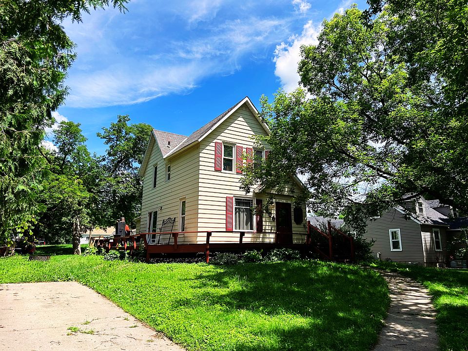 1st image of 206 E Broadway St