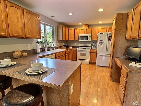2nd image of 3910 267th St E