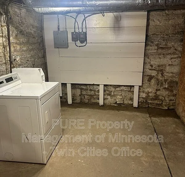 605 Van Buren Ave #3 — Photo 25