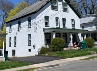 106 Ridgeway St, East Stroudsburg, PA 18301