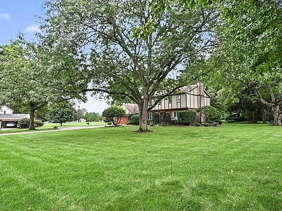 5th image of 2929 Maple Ct