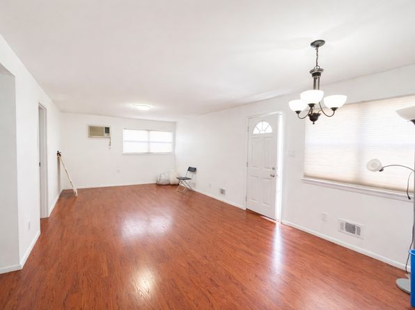 25 Reading Ave #1F
