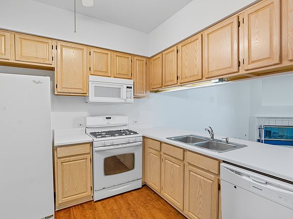 4th image of 519 Woodcrest Dr #519