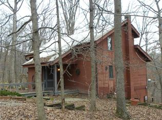 712 Sams Hill Rd, Nashville, IN 47448