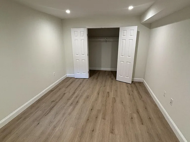 325 V St NE #1 — Photo 7