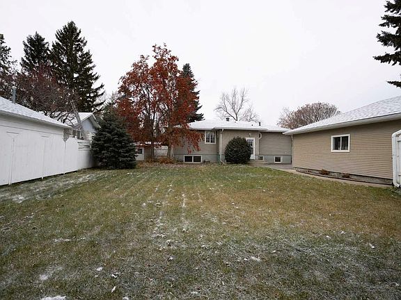 3rd image of 3537 Spruce Dr