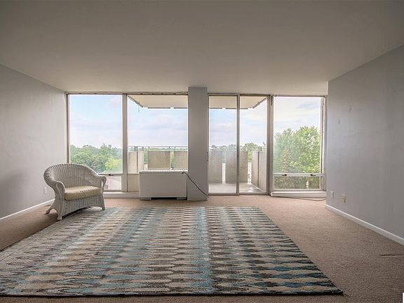 5th image of 715 W Michigan Ave APT 605