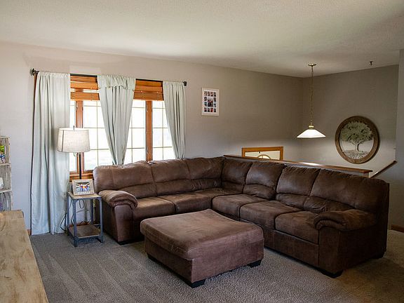 2nd image of 1015 Suncrest Dr