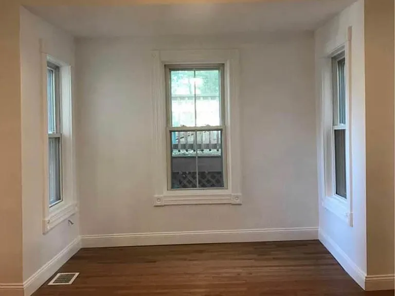 838 Winthrop Ave — Photo 2