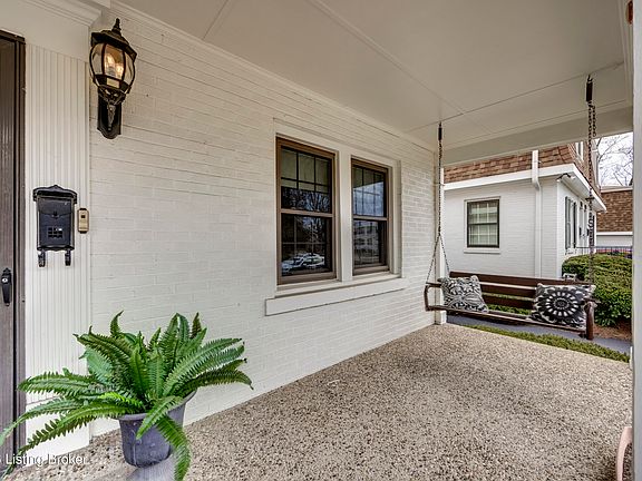 3rd image of 209 Fairfax Ave APT 1