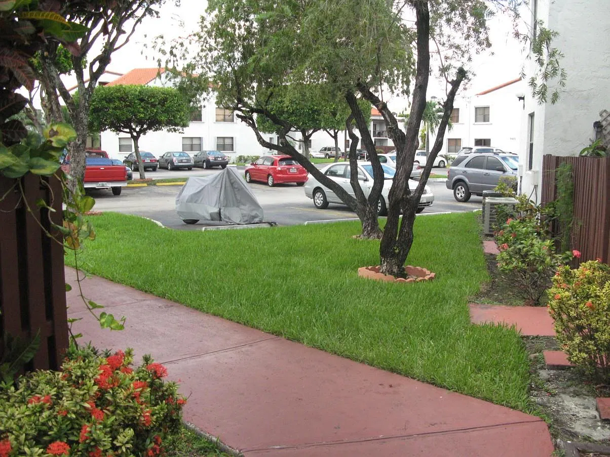 9445 Fontainebleau Blvd — Photo 3
