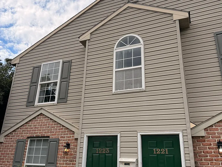 1225 W Whitehall St #1223 — Photo 1