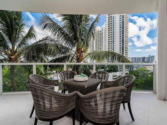 5th image of 4100 Island Blvd Unit 704