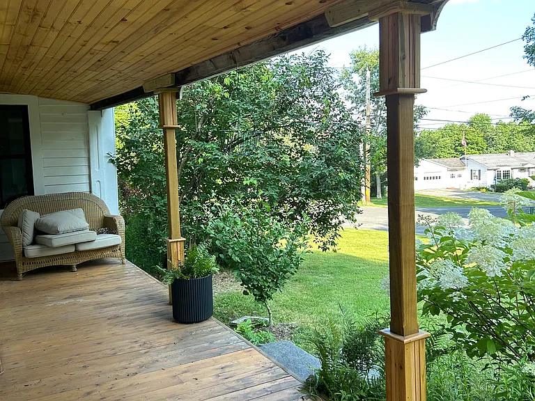 180 Harvey Rd — Photo 2