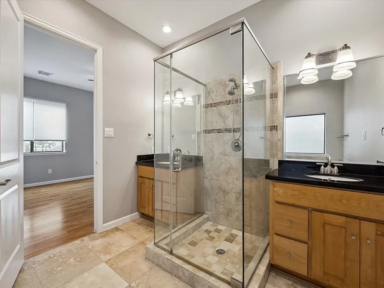 802 Waverly St #D — Photo 24