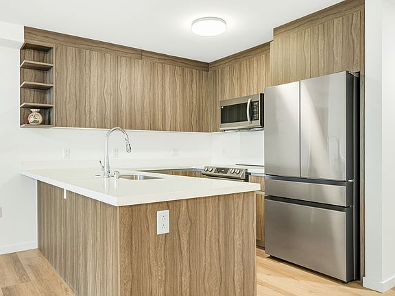 5th image of 1500 Rycroft St #1902