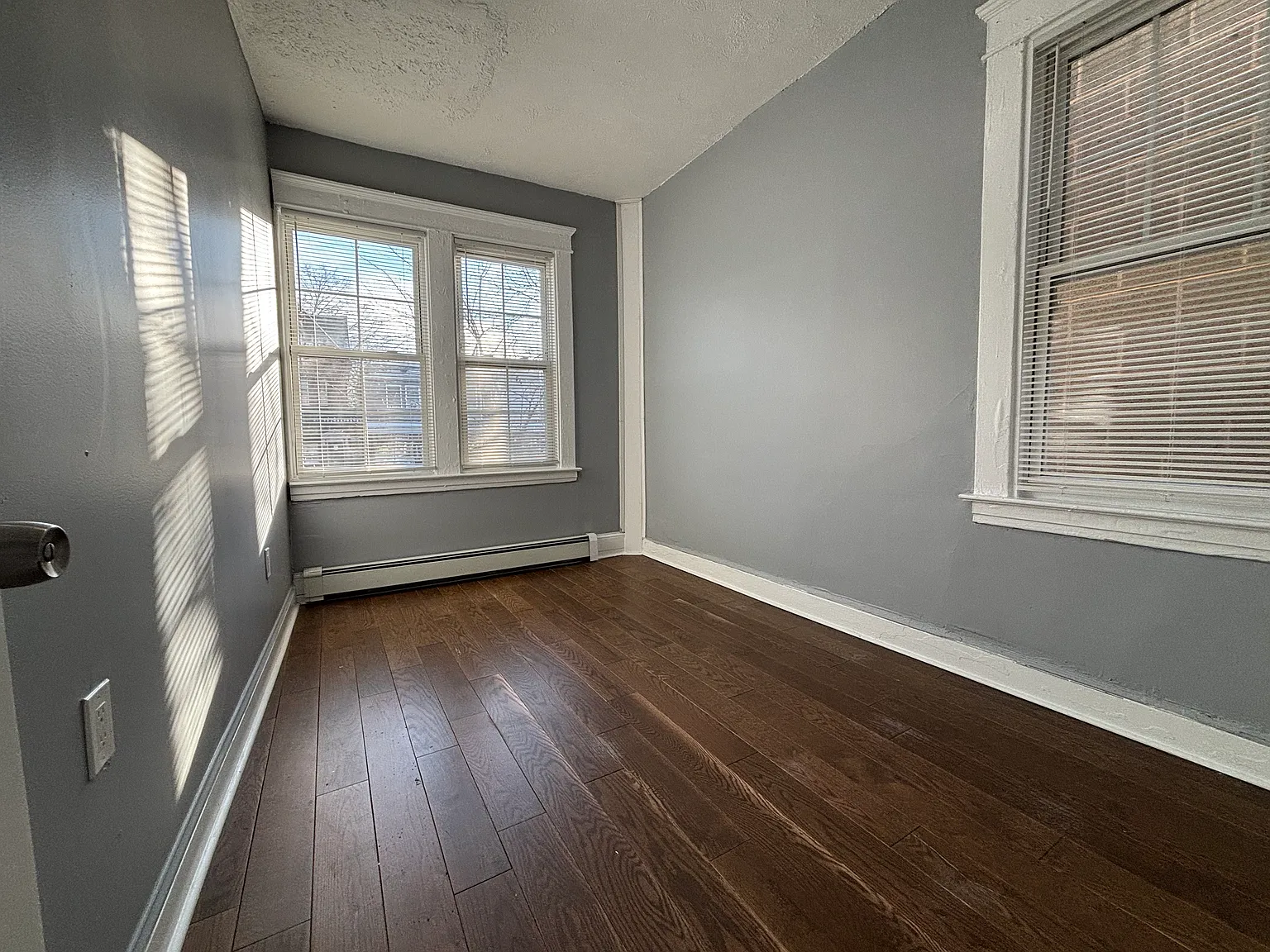 3 bed, 1100 sqft, $1,745 — Photo 4