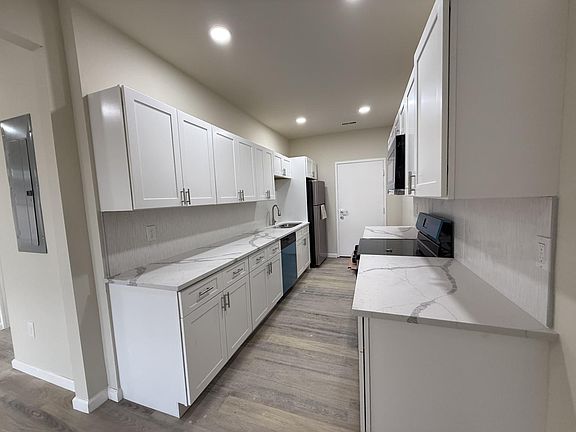 4th image of 5909 Cates Ave #E3