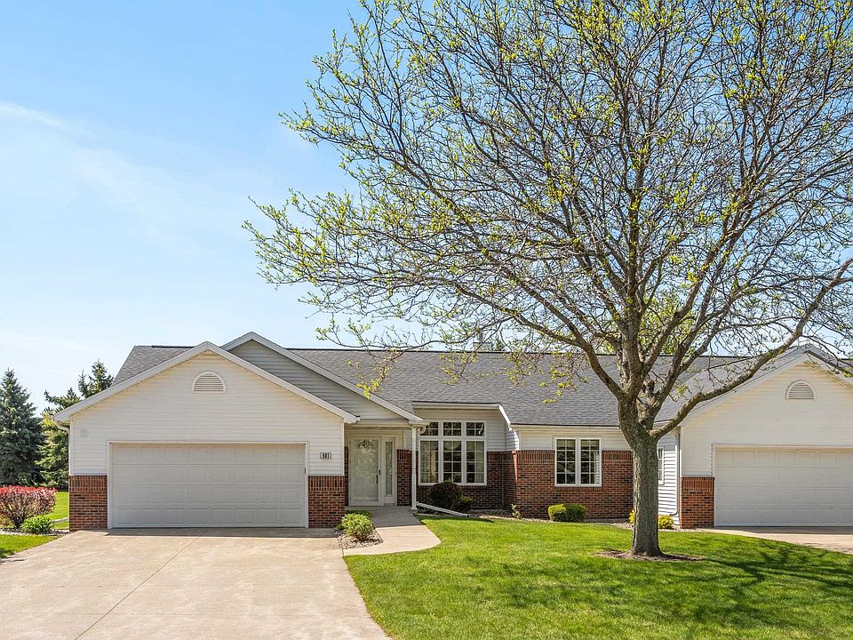 1st image of 901 W Bent Oak Ln