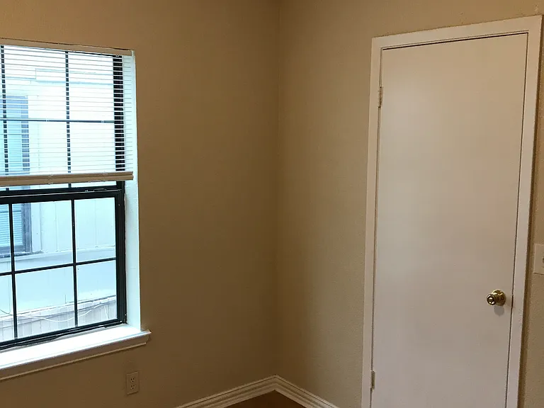 1121 Houston Dr — Photo 18