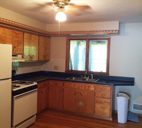 Kitchen with Breakfast Area