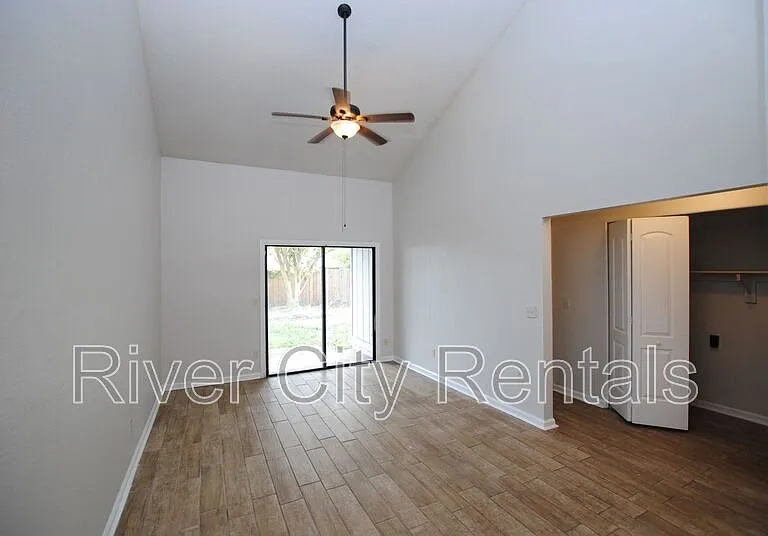 2443 N Seabury Pl — Photo 16