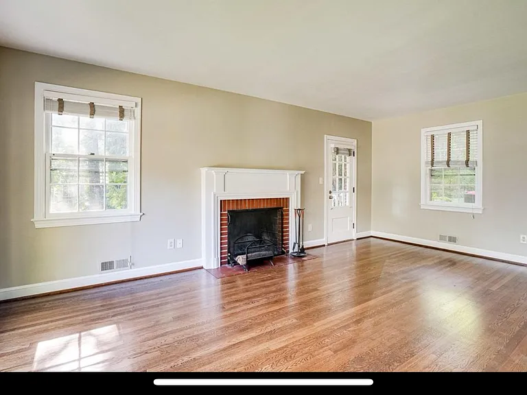 4704 Broad Brook Dr — Photo 2