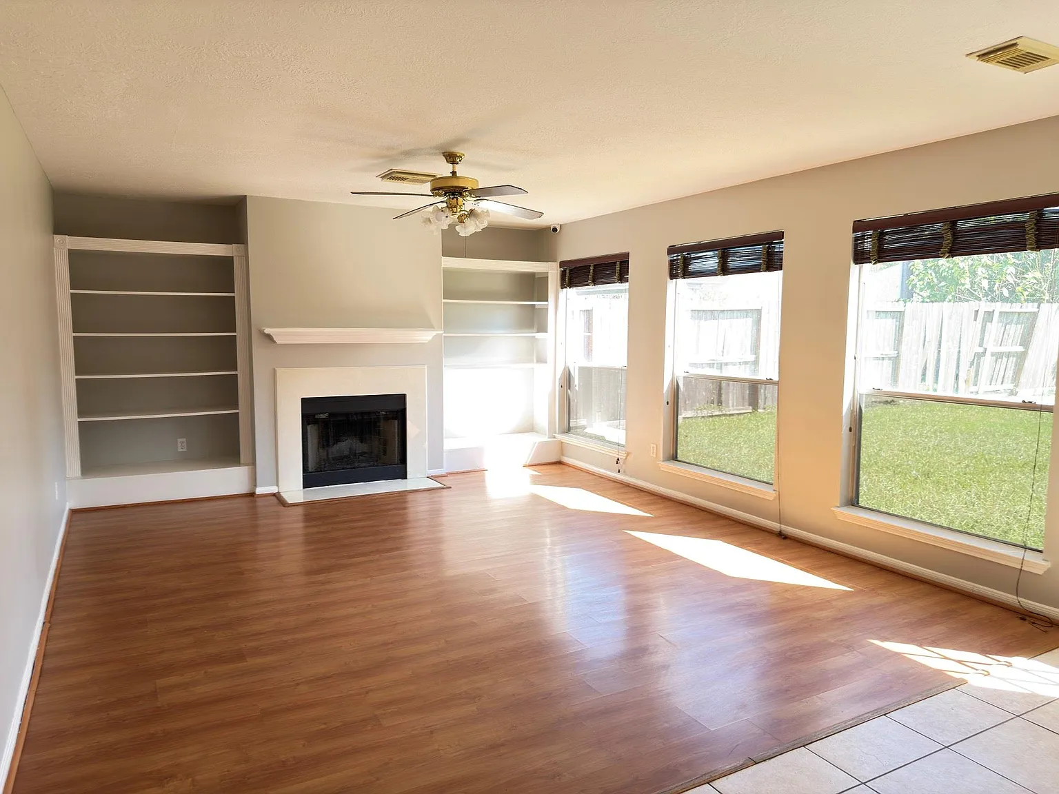 5 bed, 2.5 bath, 2716 sqft, $2,500 — Photo 4