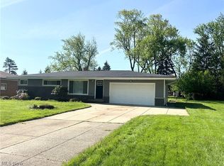 244 Starlight Dr, Seven Hills, OH 44131