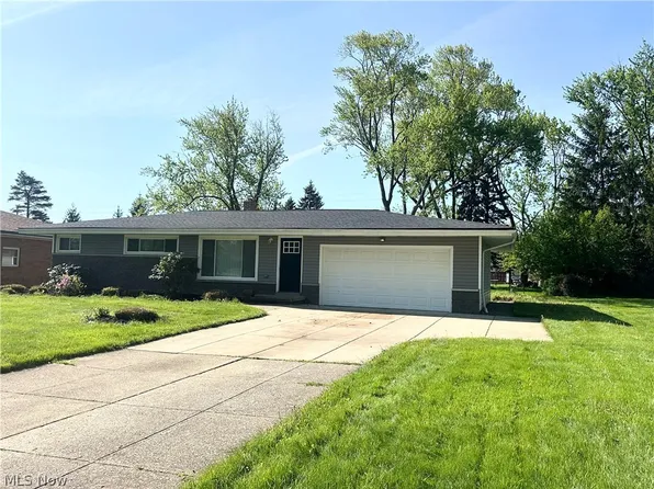 244 Starlight Dr, Seven Hills, OH 44131