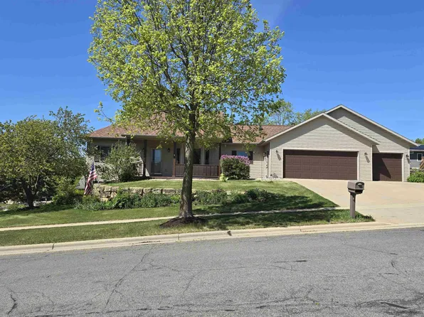 100 E Gonstead Rd, Mount Horeb, WI 53572