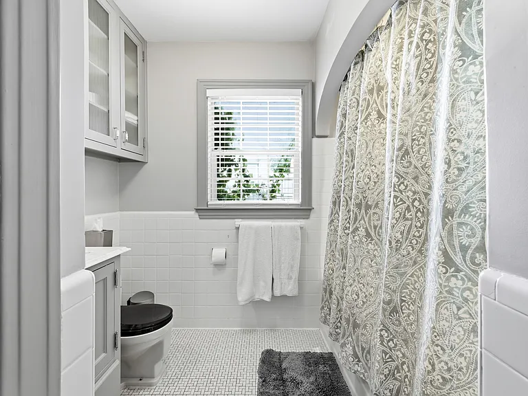 5330 McCommas Blvd — Photo 17