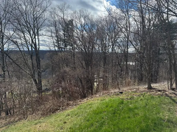 44 Rustic Dr, Worcester, MA 01609