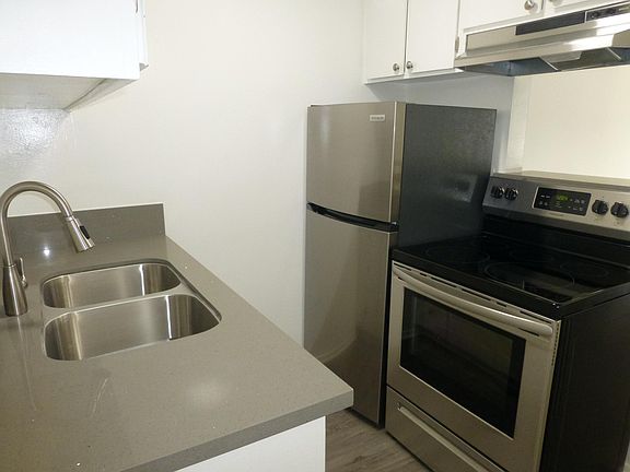 5th image of 11924 Courtleigh Dr #4