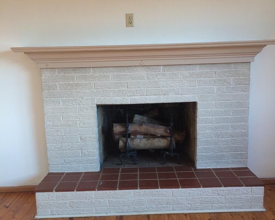 Decorative fireplace
