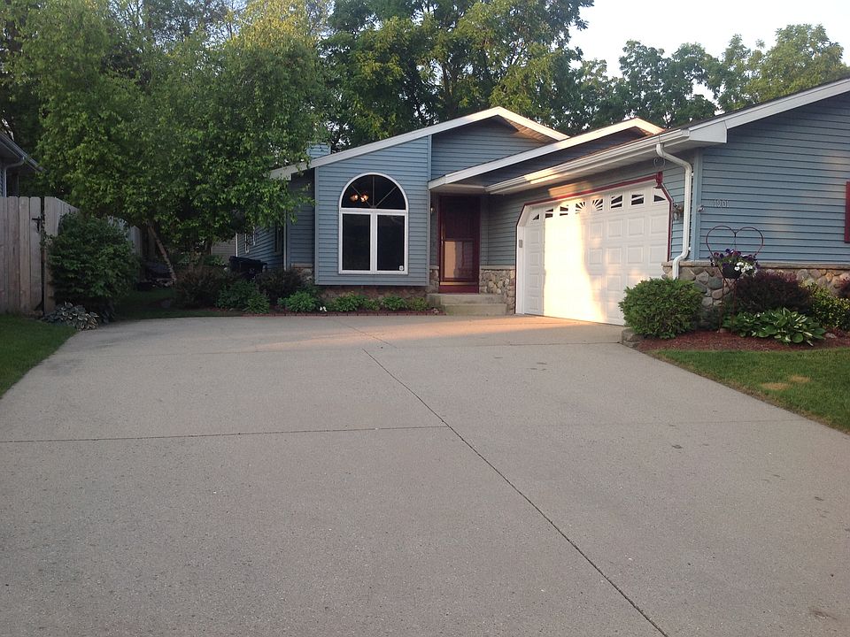 1st image of 1901 Patricia Ln