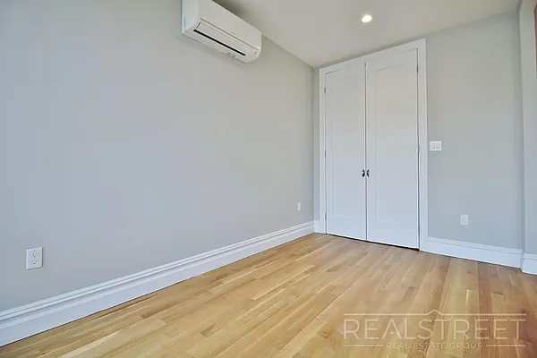 Rented by Real Street Inc | media 25